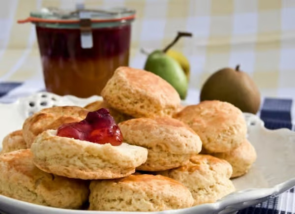 Scones with Pear Jelly