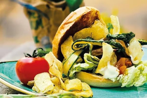 Veganer „BBQ-Chicken“-Burger von Benedikt Faust