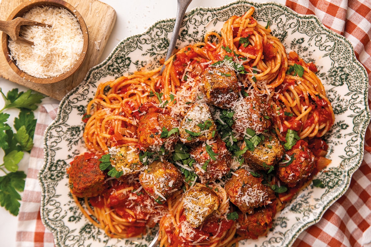 Spaghetti with vegan meatball alternative
