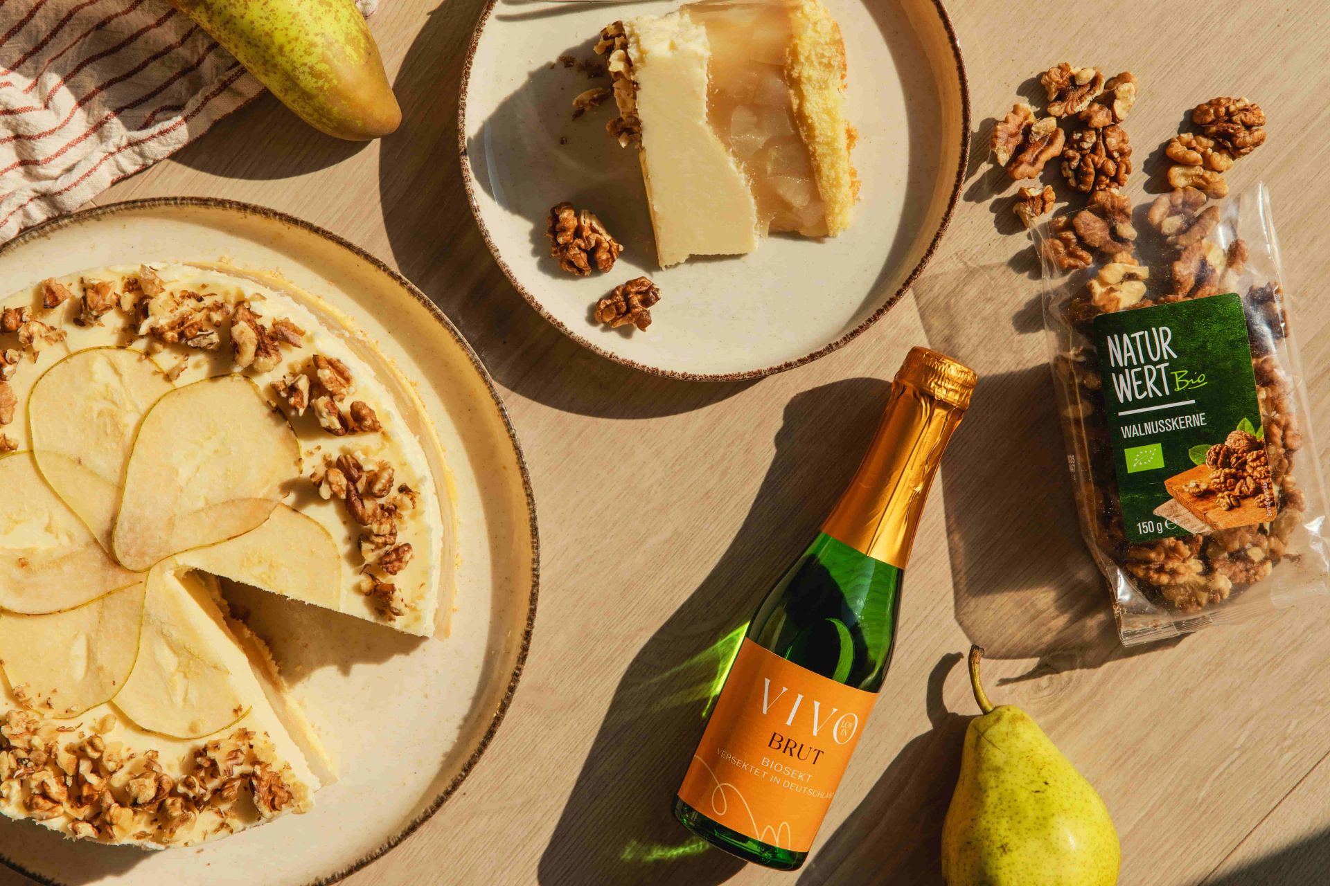 Proseccotorte mit Birne und Walnuss Proseccotorte mit Birne und Walnuss