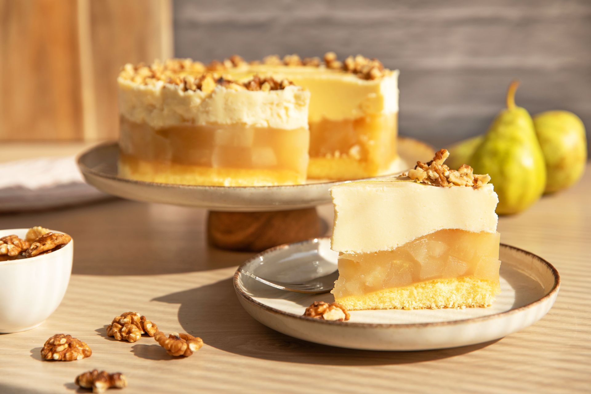 Proseccotorte mit Birne und Walnuss